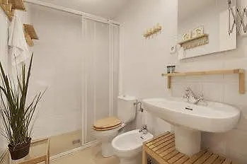 Nextdoor Gaudi Barcelona Apartment