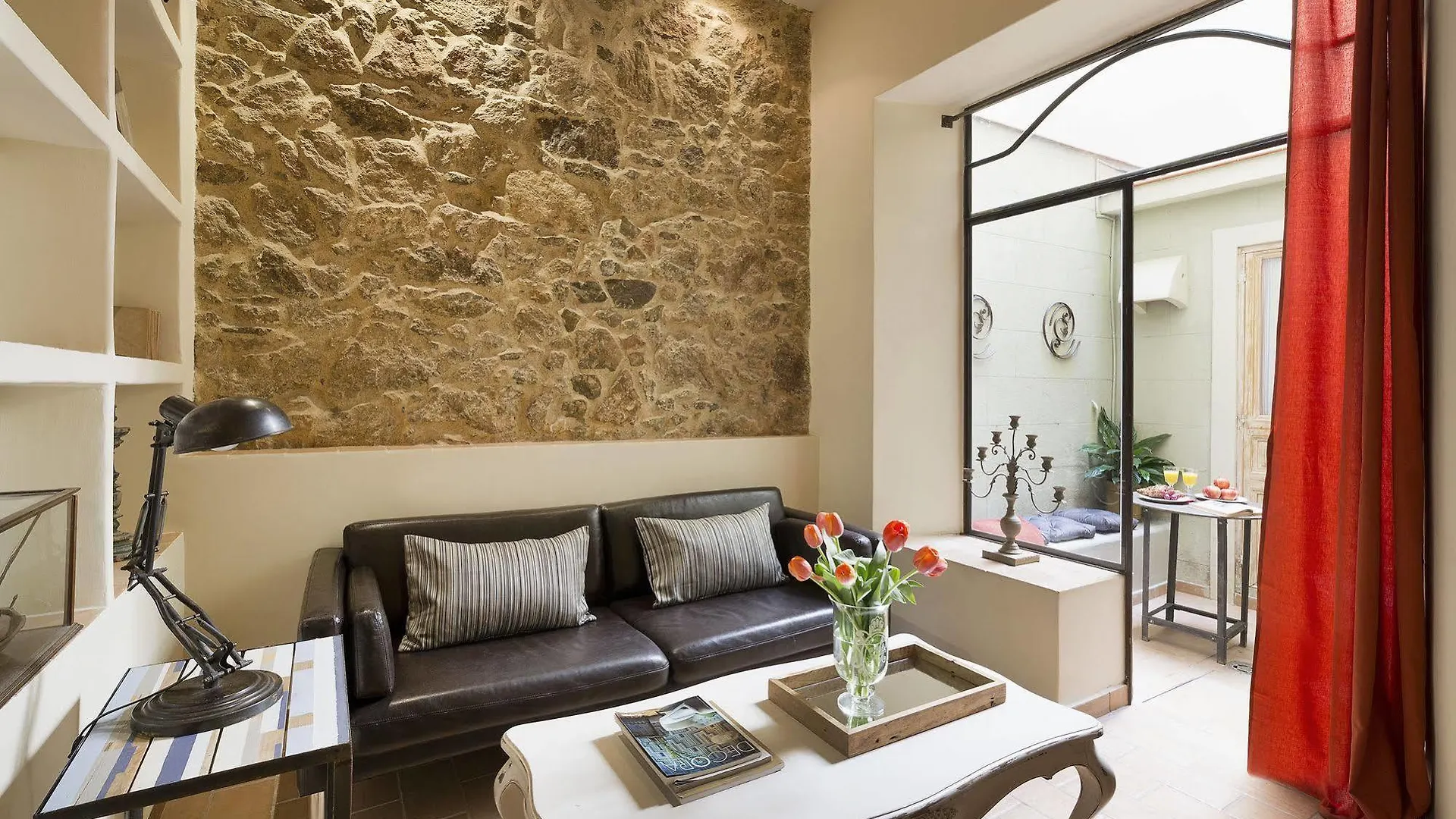 Nextdoor Gaudi Barcelona Apartment