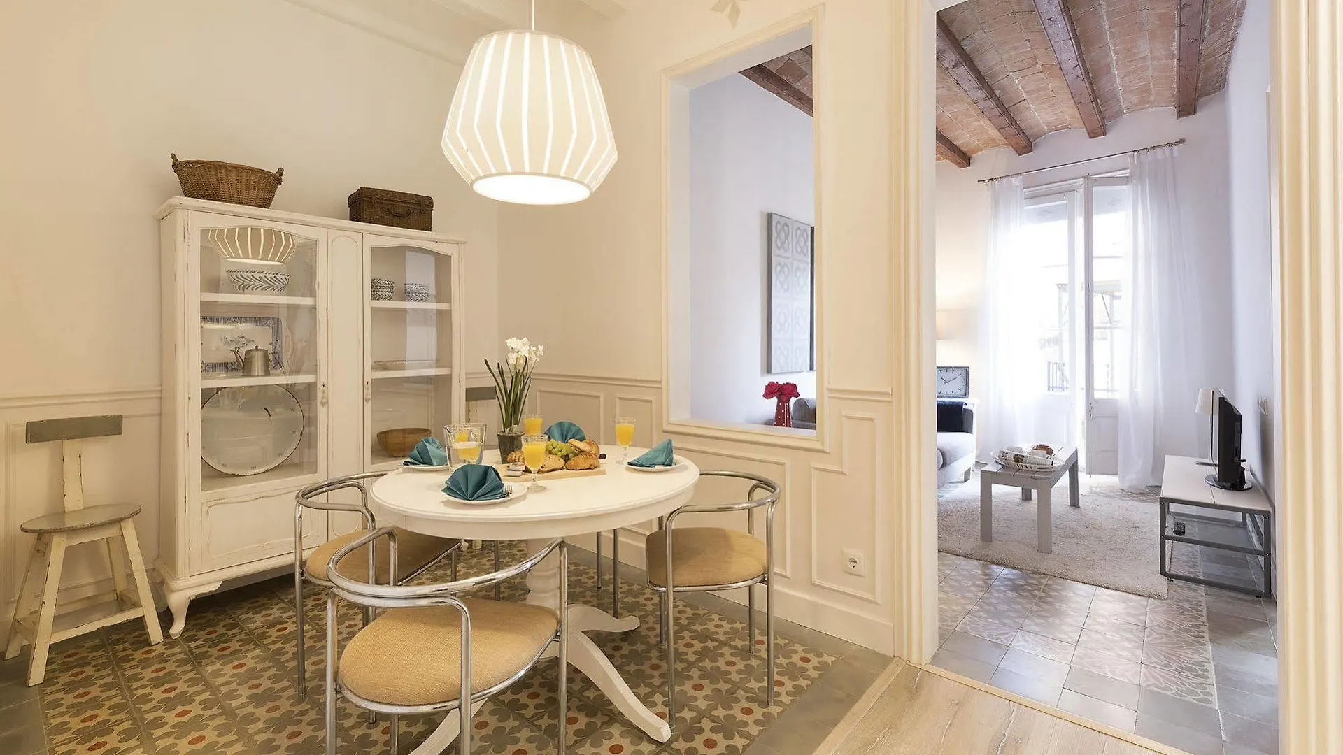 Nextdoor Gaudi Barcelona Apartment Spain